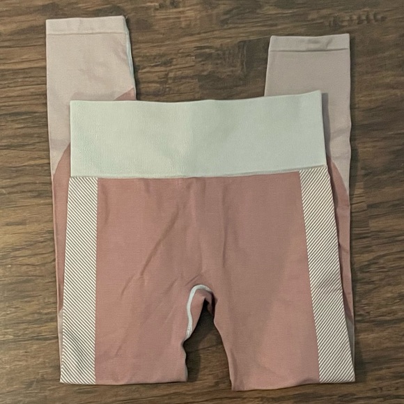 Mono B Seamless Leggings - Picture 1 of 4